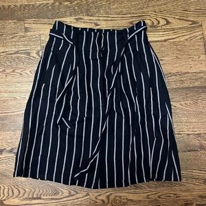ANN TAYLOR- Fit & Flare Skirt